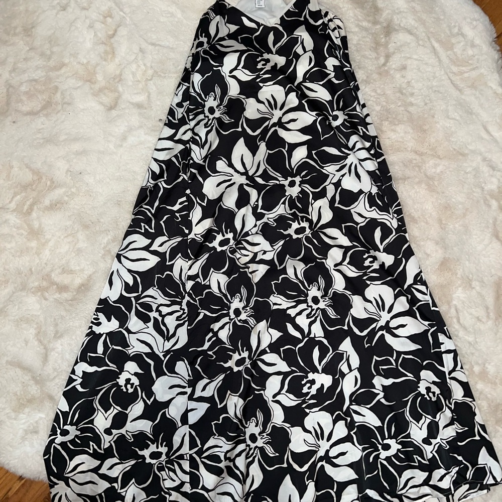 Nicole Miller Black and White Floral Maxi Dress with pockets
